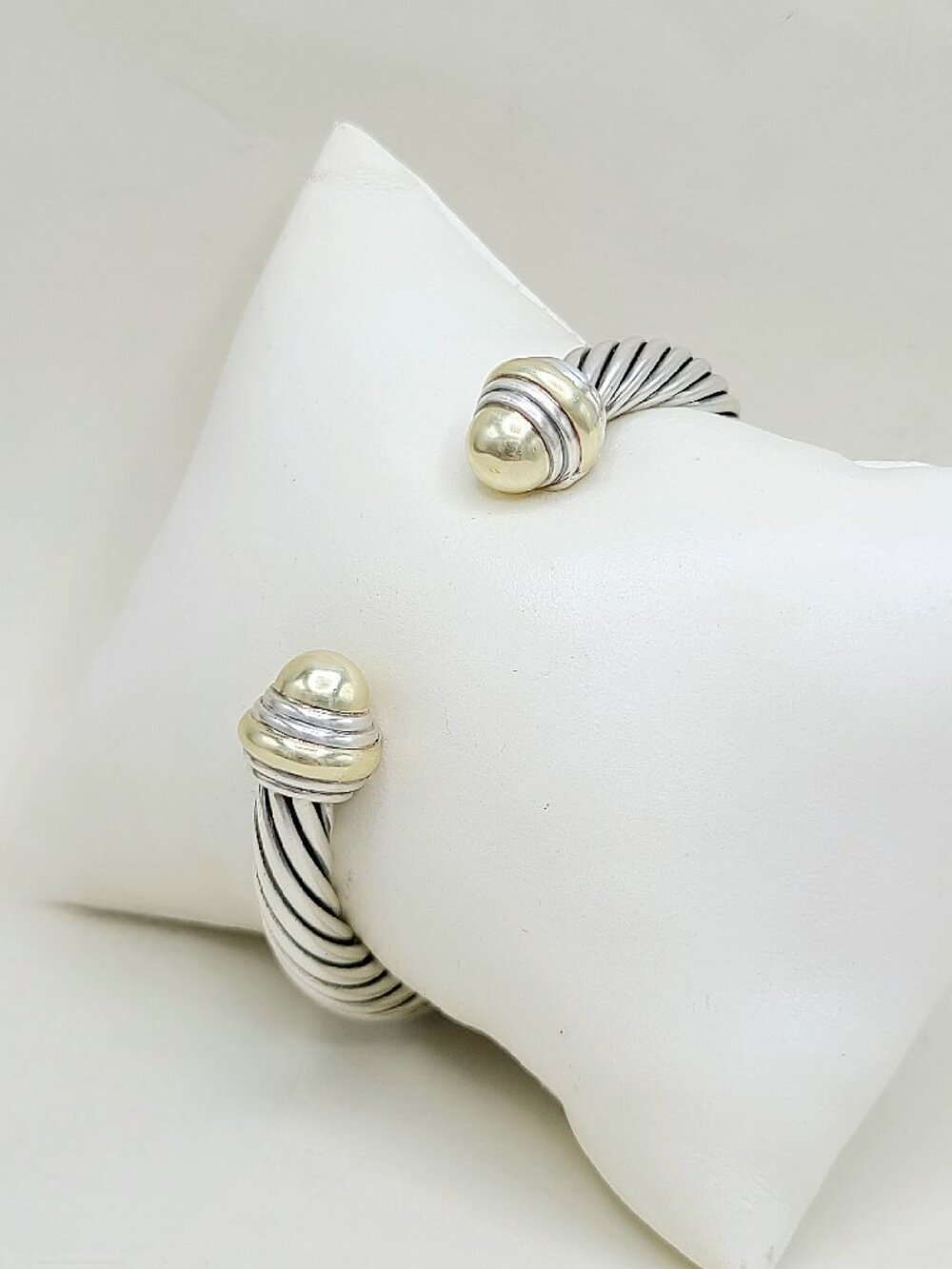 David Yurman Classic Cable Bracelet w/ 14K Yellow Gold - 7mm - Size Medium - Picture 7 of 9